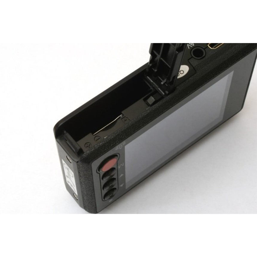 Видеорегистратор GENIUS DVR-565