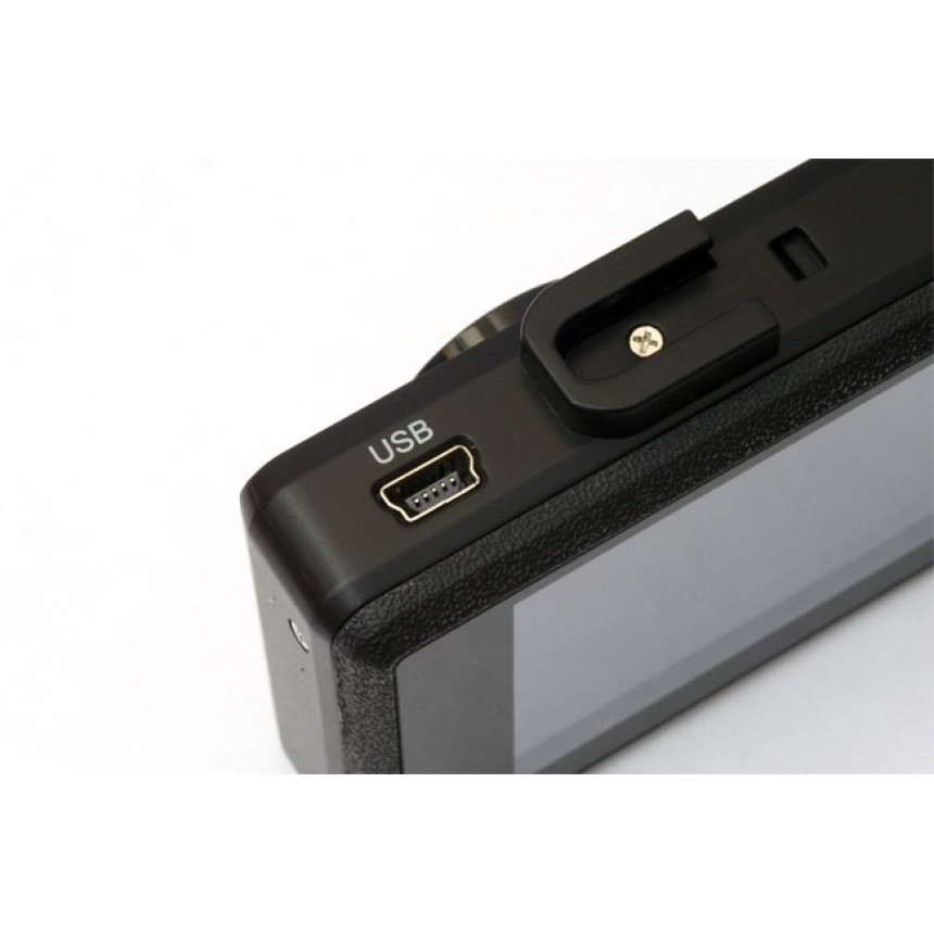 Видеорегистратор GENIUS DVR-565
